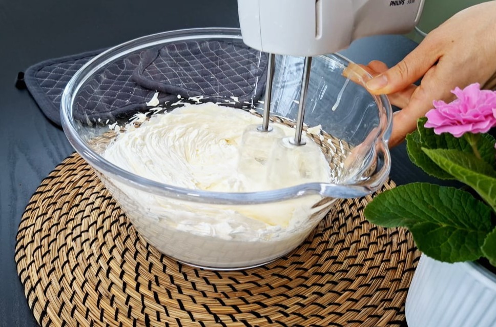 Prepare the Mascarpone Cream